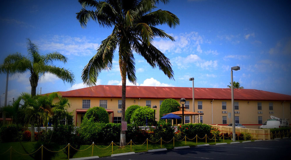 Belmont Inn & Suites Florida City Extérieur photo