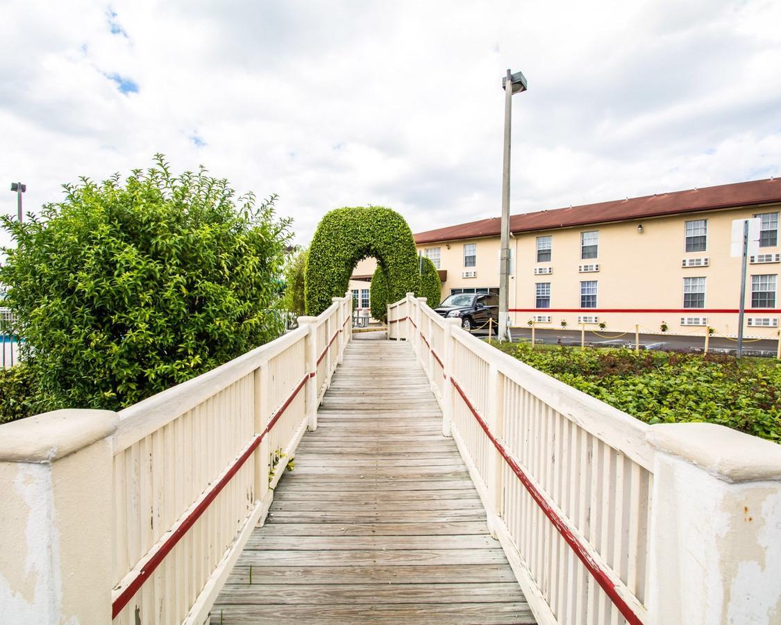 Belmont Inn & Suites Florida City Extérieur photo