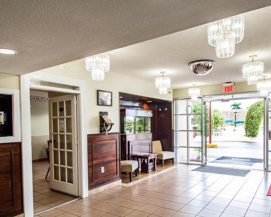 Belmont Inn & Suites Florida City Extérieur photo