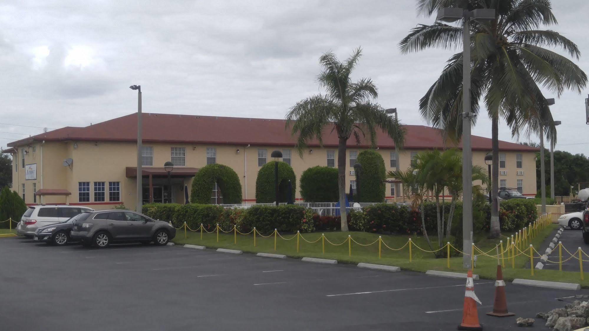 Belmont Inn & Suites Florida City Extérieur photo